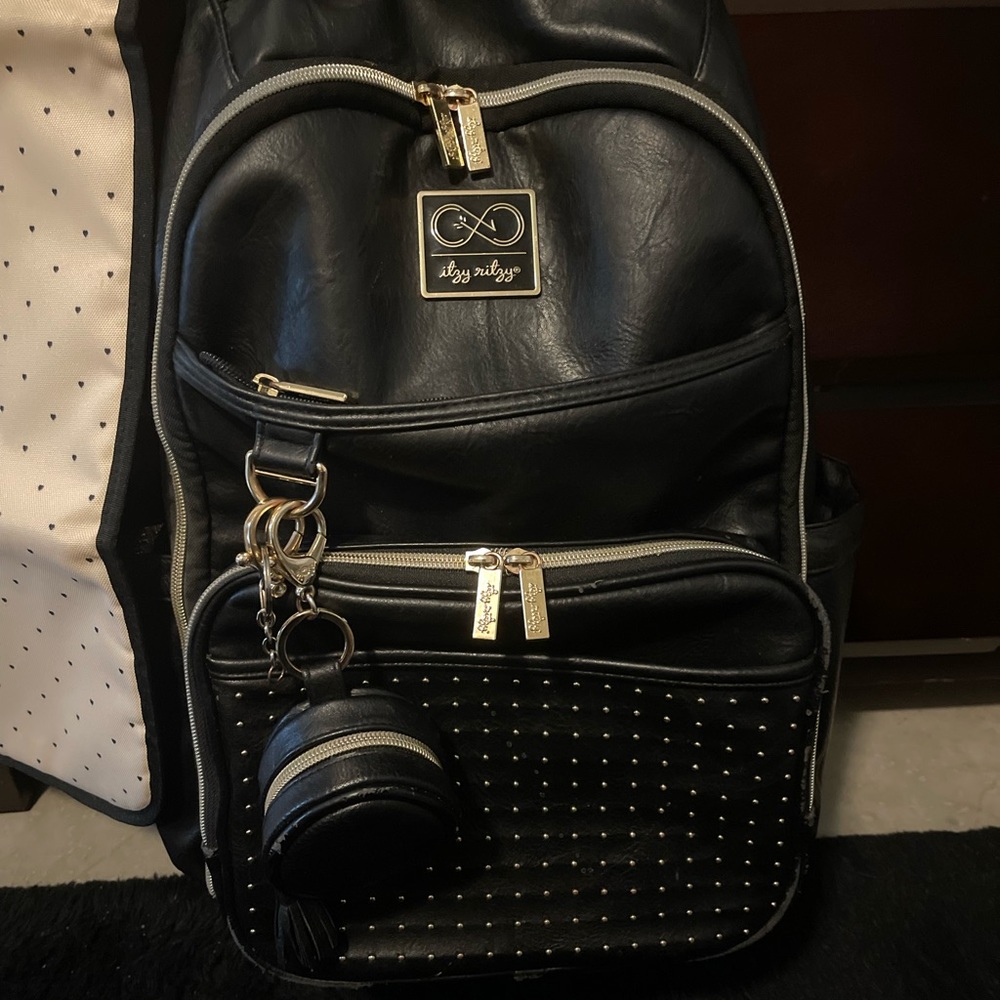 Itzy ritzy boss back pack diaper bag